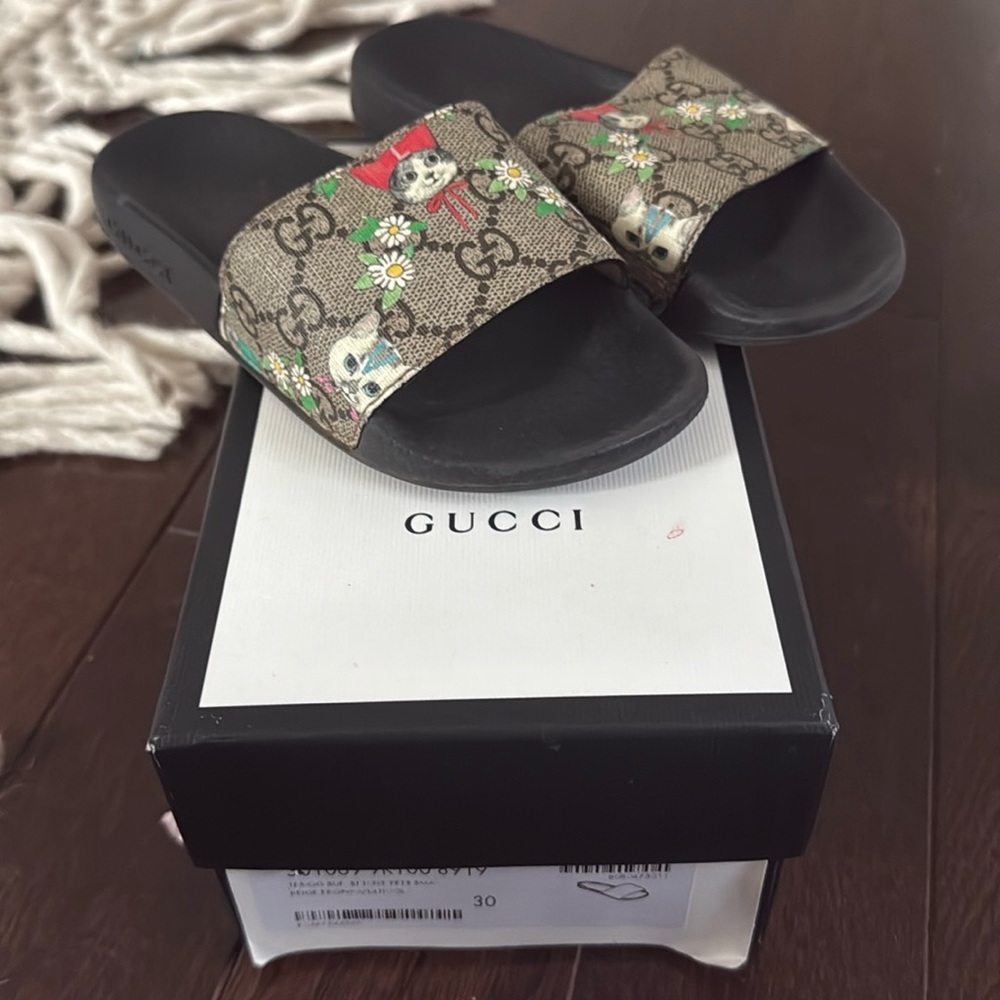 Little girls Gucci sandals